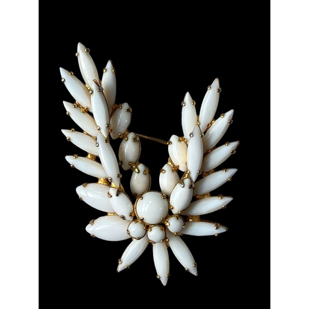 Vintage Milk Glass Brooch Gold Tone White Leaf Pin‎ Wings Spray
